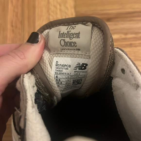 New Balances, worn a few times really good condition - Picture 4 of 4